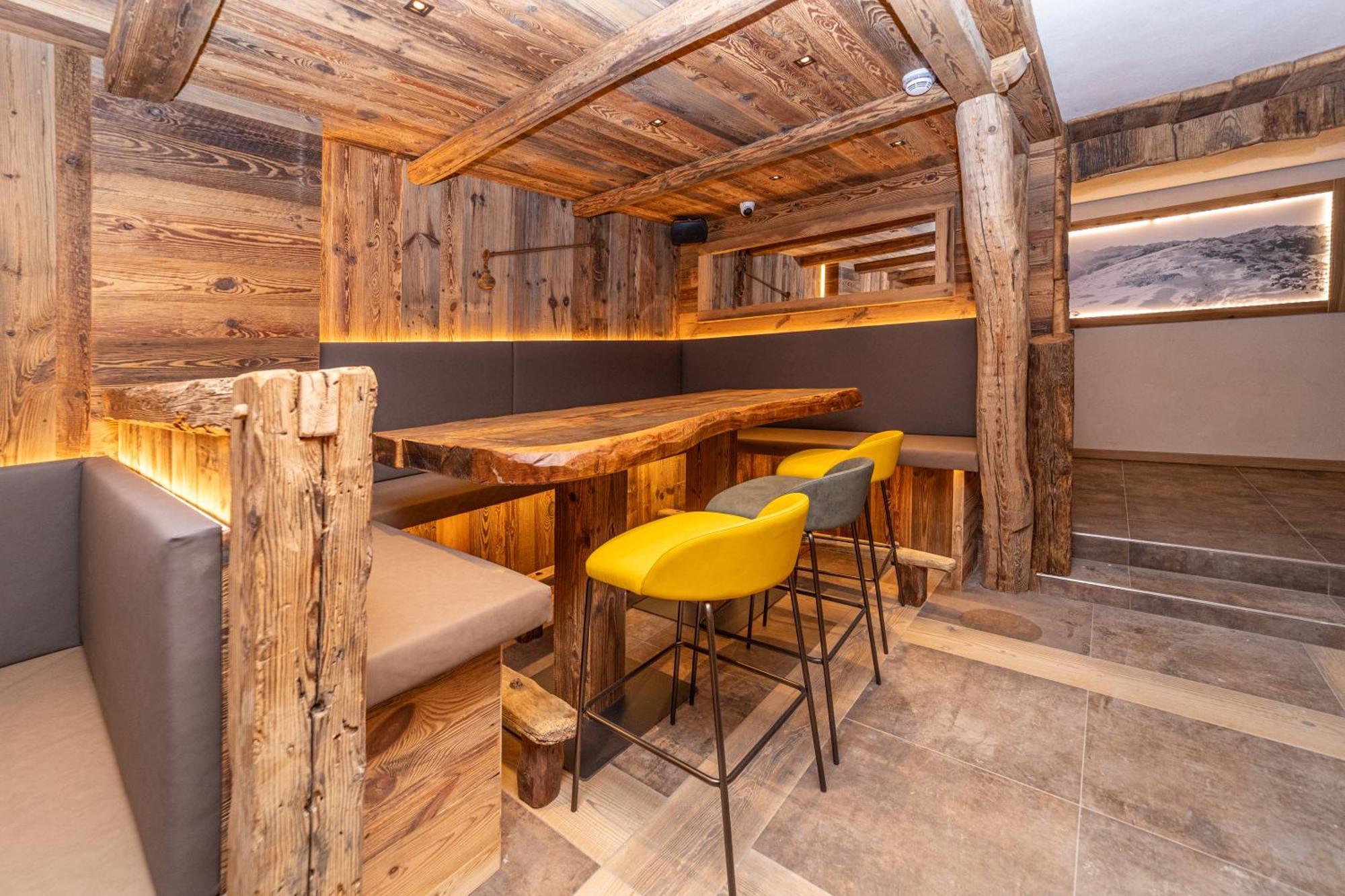Avalanche - Alpine Boutique Hotel Oulx Buitenkant foto